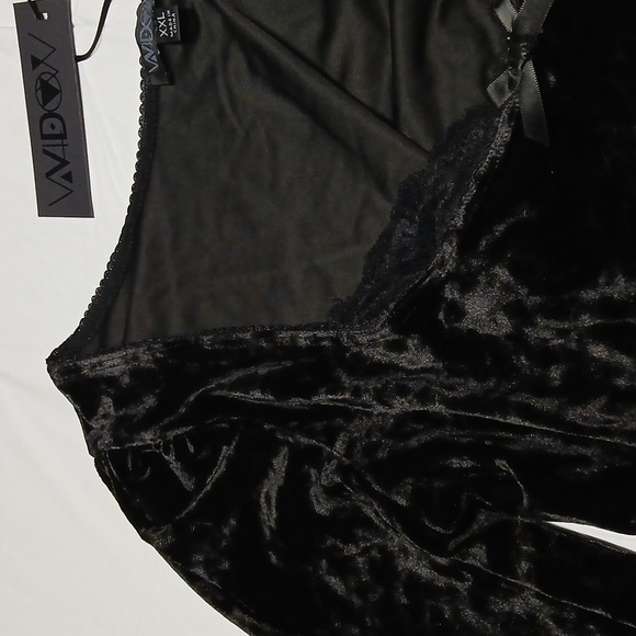 Dolls Kill Widow Enamored Galore Black Velvet Long Sleeve Top XXL Goth Gothic - Picture 7 of 11